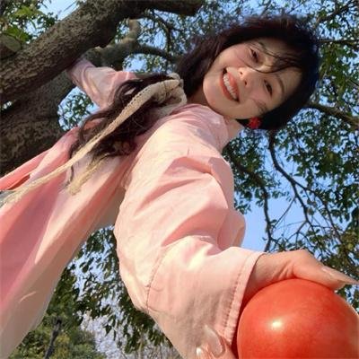 蜜桃女孩